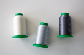 White-Dark Gray Thread Bundle